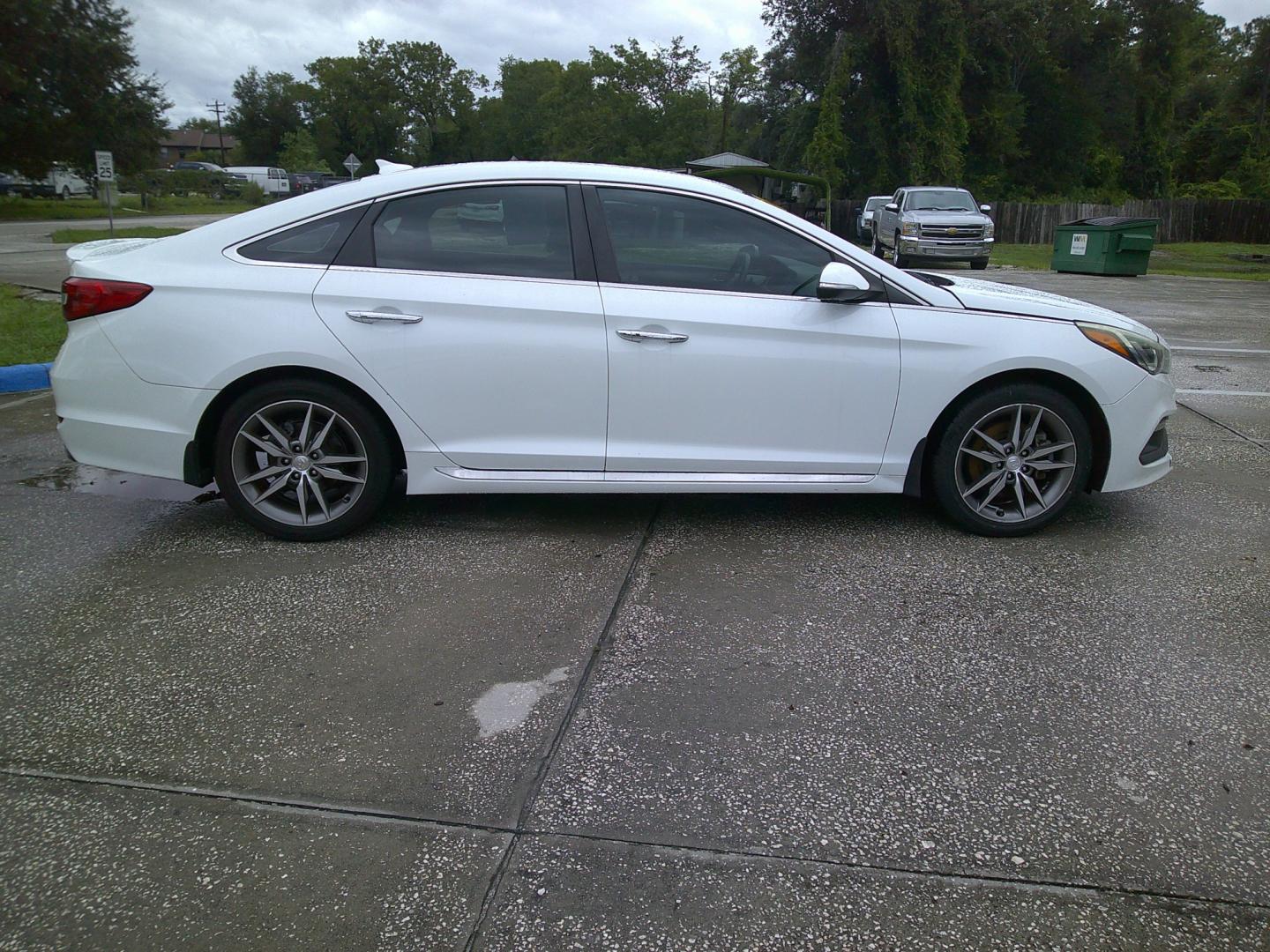 2015 WHITE HYUNDAI SONATA SPORT 2.0T; L (5NPE34AB5FH) , located at 390 Hansen Avenue, Orange Park, FL, 32065, (904) 276-7933, 30.130497, -81.787529 - Photo#2